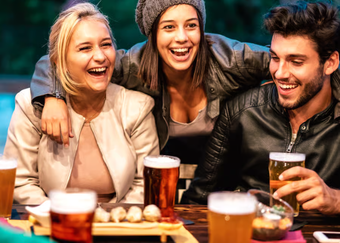 So sánh bia thủ công và bia công nghiệp